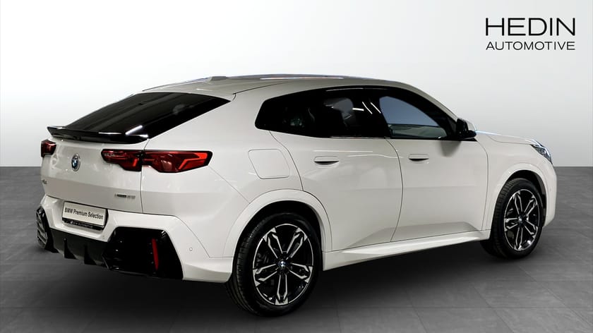 Bild 2 av BMW iX2 xDrive30 30  M Sport Driving Assistant Plus Rattvärme