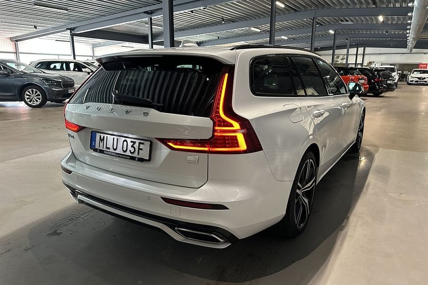Bild 4 av Volvo V60 Recharge T6 II AWD R-Design B-kamera Värmare Navi