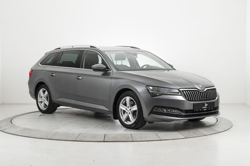 Bilde 1 av Škoda Superb Stasjonsvogn 2,0 TDI 200hk Style 4x4 Krok ACC Webasto Kamera Minne