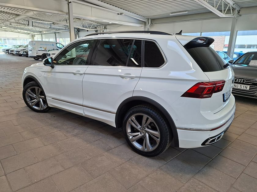 Bild 4 av Volkswagen Tiguan eHybrid R-Line 245hk Drag | Cockpit