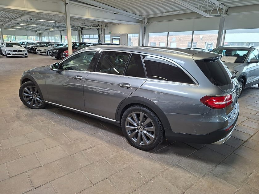 Bild 4 av Mercedes-Benz E 220 d 4MATIC All-Terrain 9G-Tronic "SE SPEC"