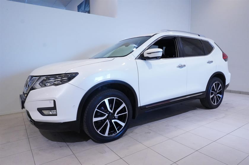 Bild 4 av Nissan X-Trail Tekna 2,0 dCi 4x4 X-Tronic 177hk Dragkrok Läder 360 Kamera