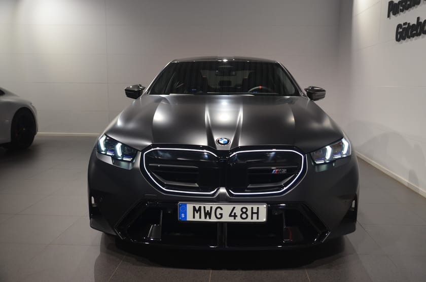 Bild 3 av BMW M5 xDrive / Frozen Deep Grey Metallic / VAT