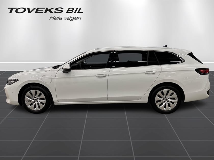 Bild 4 av Volkswagen Passat Variant eHybrid 204hk Drag&värmare inkl V-hjul