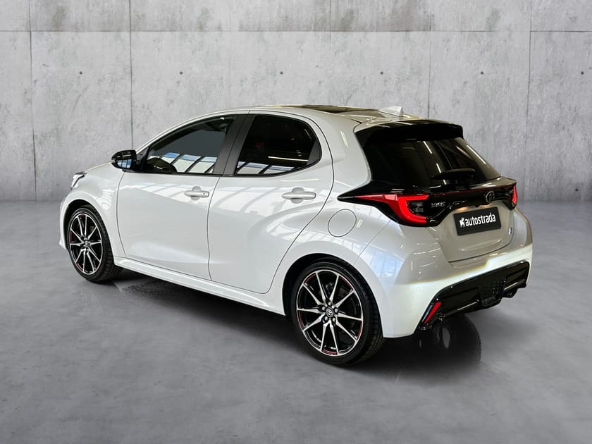 Bilde 3 av Toyota Yaris Hybrid GR Sport - Delskinn|Adaptive Cruise|Oppv. ratt