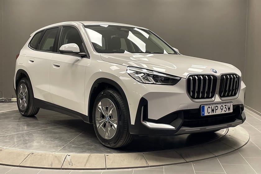 Bild 1 av BMW iX1 xDrive30 xDrive30-Backkamera-Sportstolar