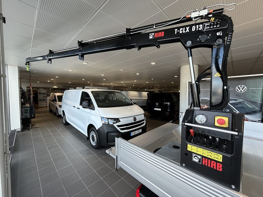 Bild 2 av Volkswagen Crafter Chassi 35 163Hk L3 Automat flak med kran RWD Auto