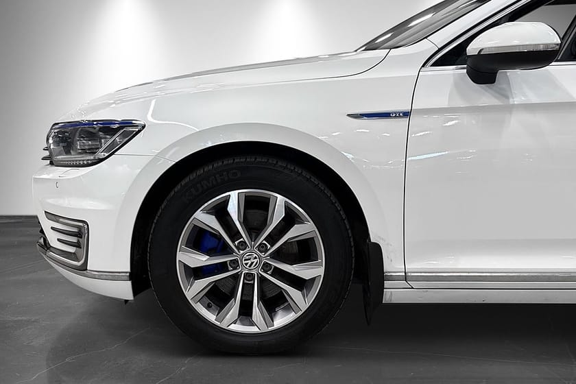 Bild 2 av Volkswagen Passat Variant GTE 1.4 TSI 218hk Dragkrok CarPlay Adaptiv Nyserv+Nybes