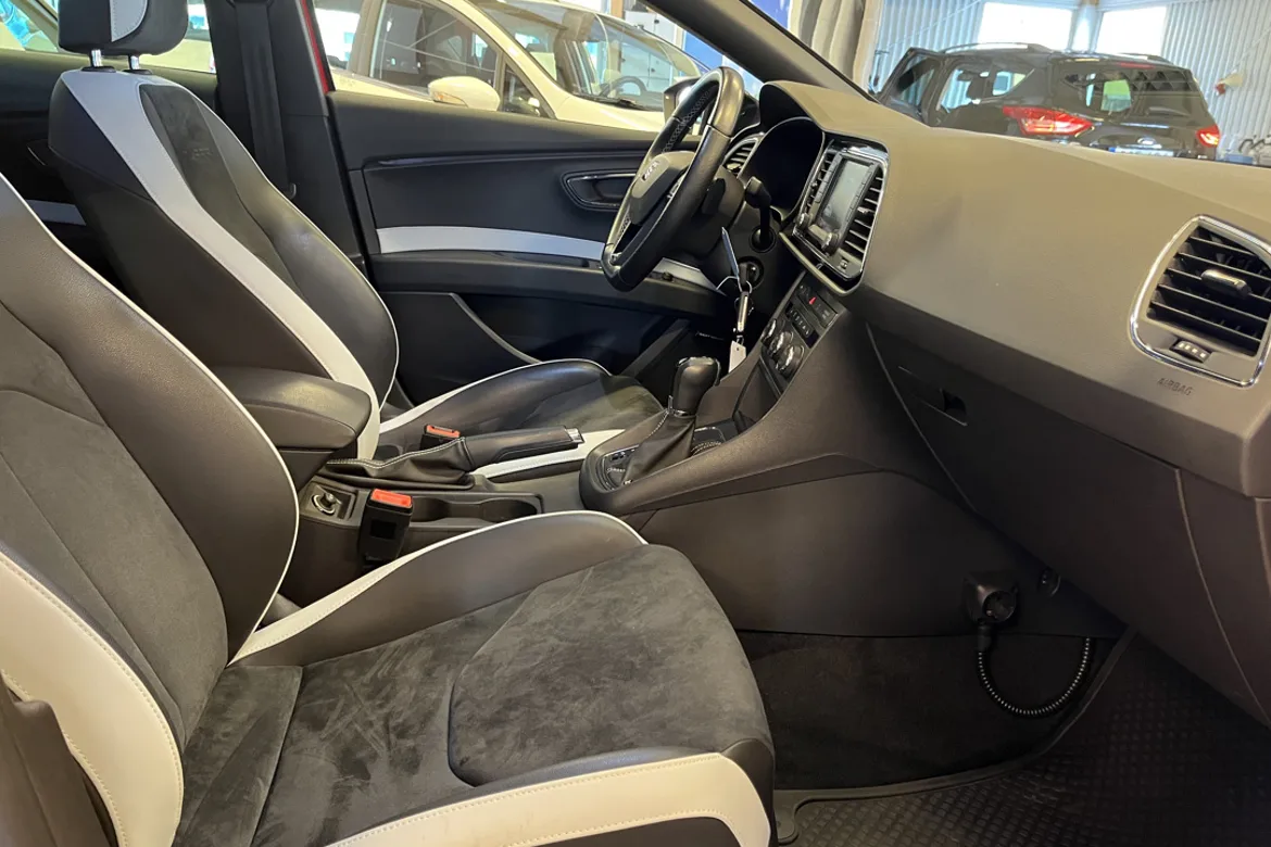 SEAT León Cupra ST
