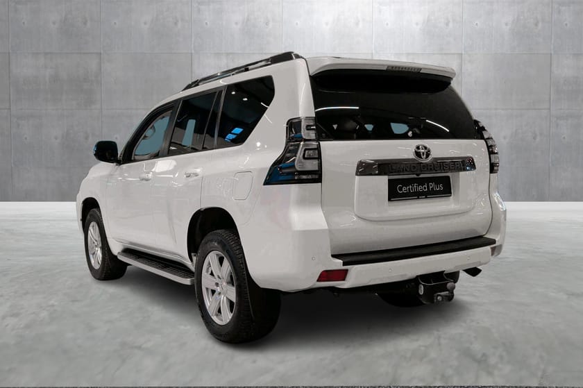 Bilde 3 av Toyota Land Cruiser 5-dørs 2,8 D-4D GX aut Toppmodell - Black Edition - Krok