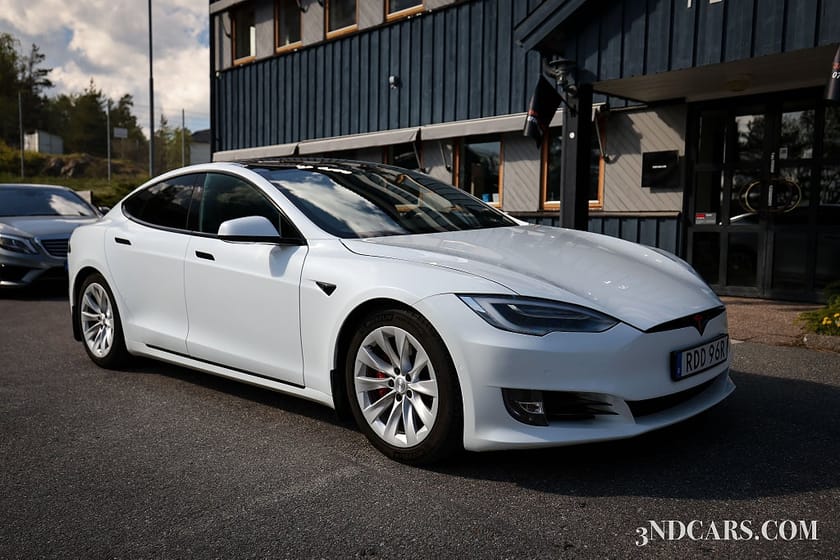Bild 5 av Tesla Model S Long Range AWD / CCS AKTIVERAD / LUFTFJÄ / HW3 DATOR MM