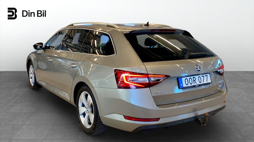 Bild 3 av Škoda Superb Kombi 2.0 TDi 4X4 L&K Värmare Drag Skinn 190HK