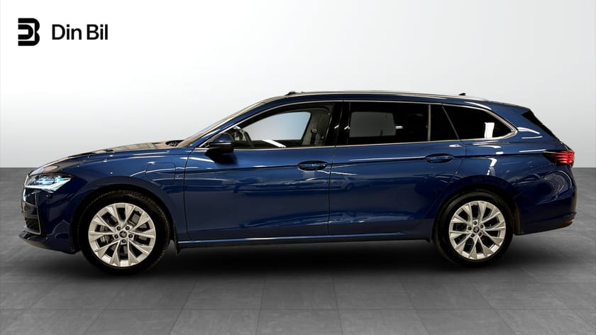Bild 2 av Škoda Superb iV Kombi | Dragkrok | Panoramaglas