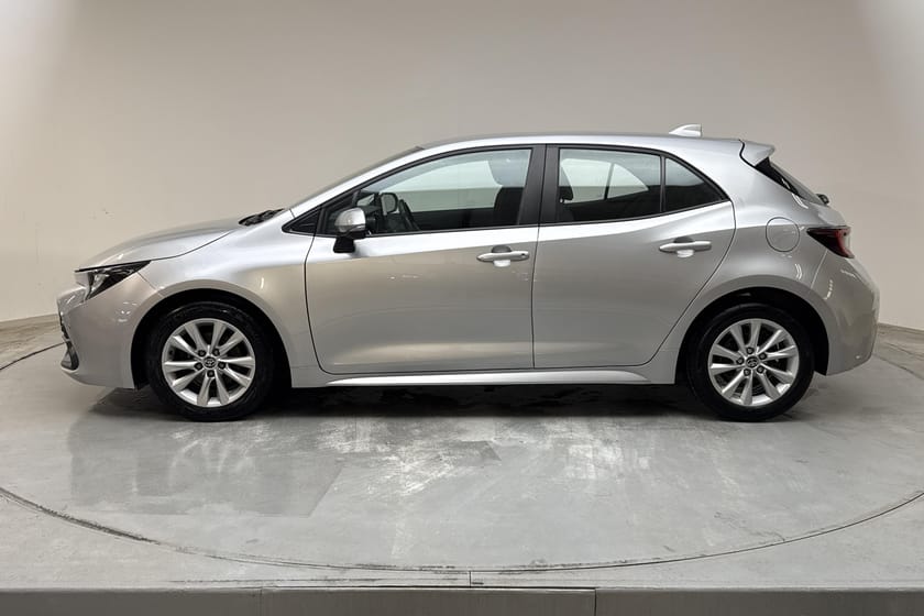 Bild 2 av Toyota Corolla Hybrid 1.8 5dr (140hk) Active