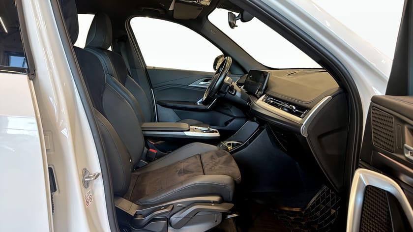 Bild 3 av BMW iX1 xDrive30 (306hk) M-SPORT / NAVI