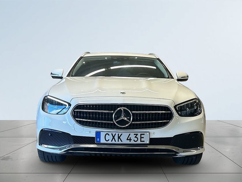 Bild 2 av Mercedes-Benz E 300 T de 4MATIC 4M Avantgarde Drag Navi Widescreen Bkamera S&V