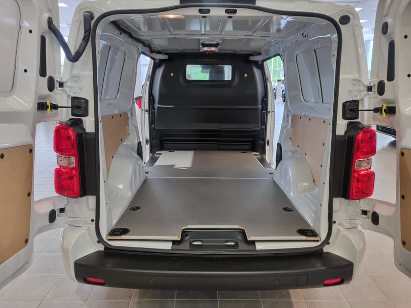 Bild 4 av Toyota Proace L2 LONG 2,2D 150 HK AUTO PROFESSIONAL 2 DÖRRAR