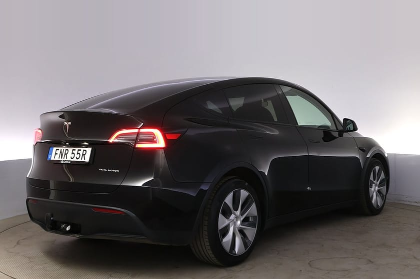 Bild 5 av Tesla Model Y Long Range AWD Autopilot Panorama Drag