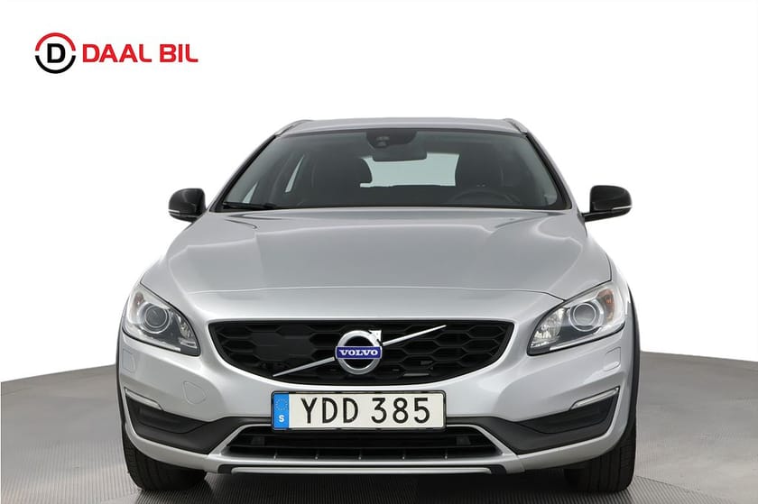 Bild 2 av Volvo V60 Cross Country D4 AWD 190HK MOMENTUM B-KAMERA NAVIGATION P-VÄRM VOC