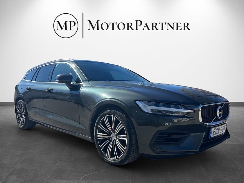 Bild 1 av Volvo V60 Recharge T6 AWD Momentum Skinnklädsel Kamera VoC