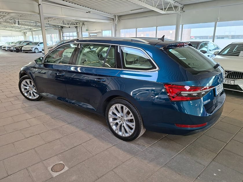 Bild 4 av Škoda Superb iV Kombi Skoda 1.4 TSI 218 hk Plugin Hybrid (4080 mil)