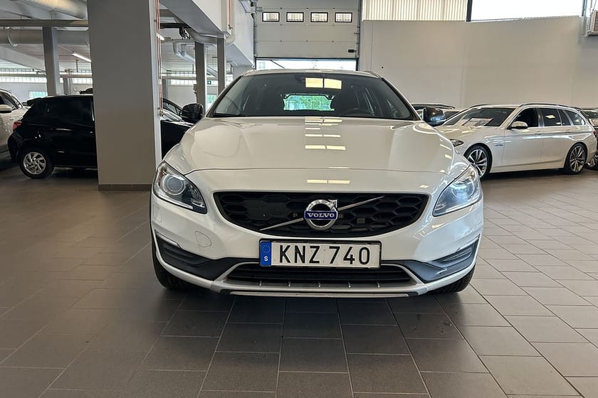 Bild 3 av Volvo V60 Cross Country D3 MOMENTUM SUPERDEAL 3.95% / DRAG / AUTOMAT / PDC