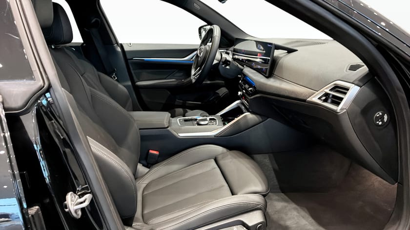 Bild 3 av BMW i4 eDrive40 Gran Coupé M sport, Rattvärme, HiFi