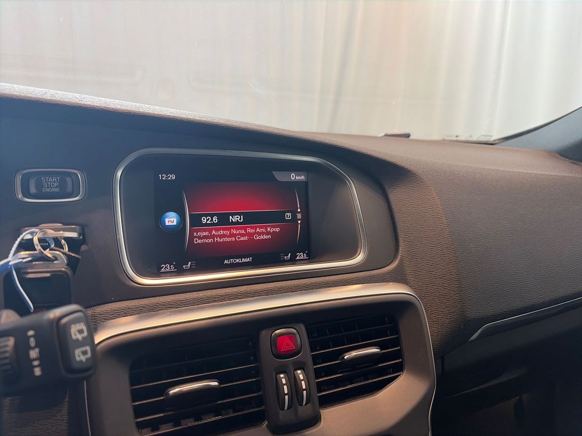 Volvo V40 2019 - miniatyr 11