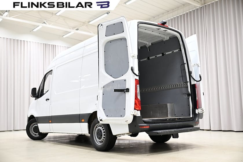 Bild 4 av Mercedes-Benz Sprinter 315 CDI RWD Skåpbil Automat|GPS|Backkamera|Drag|Värmare|EnÄgare|Leasbar