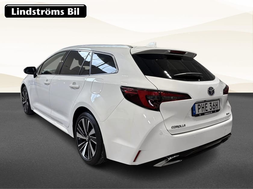 Bild 4 av Toyota Corolla Touring Sports Hybrid 1.8 Style Vinterhjul Leasing 140hk