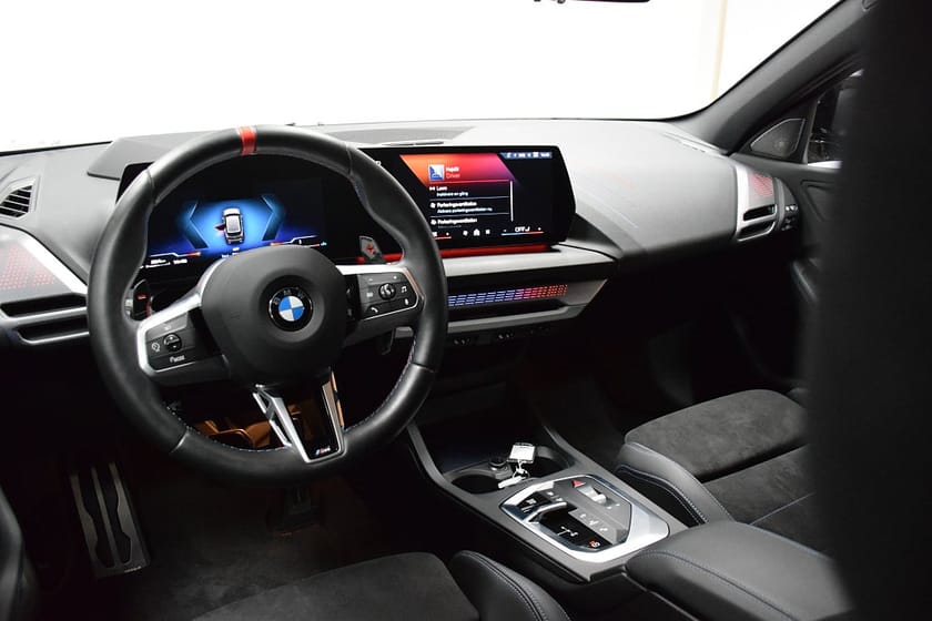 Bild 3 av BMW M135 xDrive M135i | Innovation | El-stol | Adaptiv fh. | HK