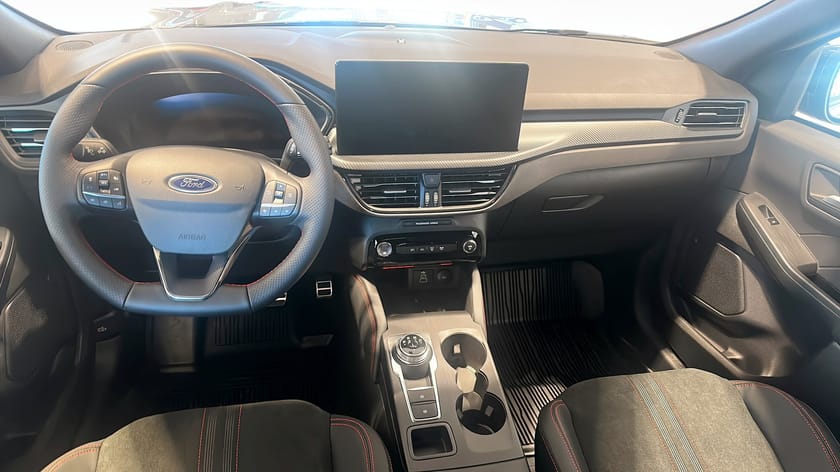 Bild 4 av Ford Kuga Plug-In Hybrid ST-LINE X 2.5 FWD 243HK