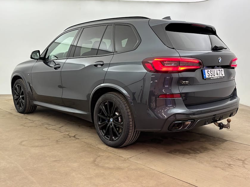 Bild 4 av BMW X5 M50i 530hk Pano | 360° | H/K | Navi | Drag | Laser
