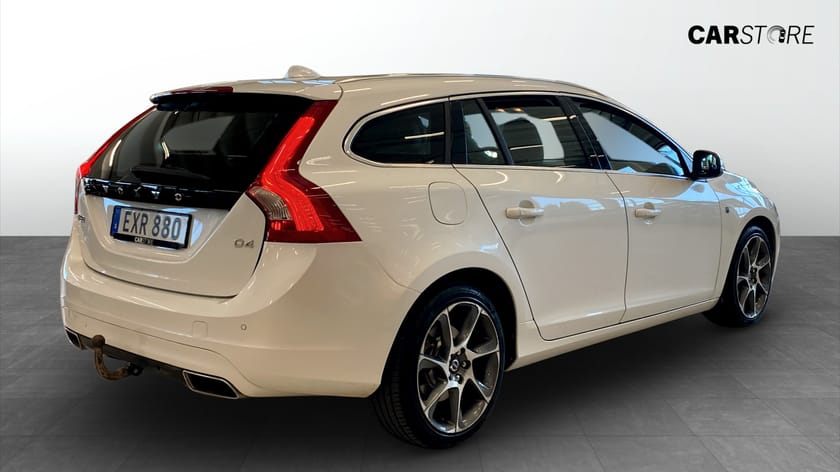 Bild 2 av Volvo V60 D4 Manuell 181hk Ocean Race - Drag