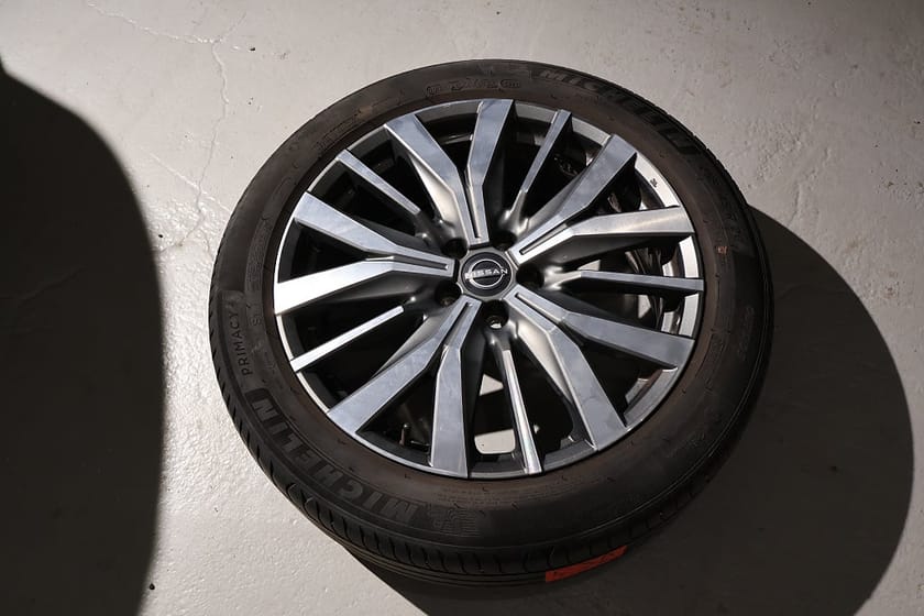 Bild 2 av Nissan X-Trail e-4ORCE Tekna med Design Pack 214hk 5-sätes / V-hjul