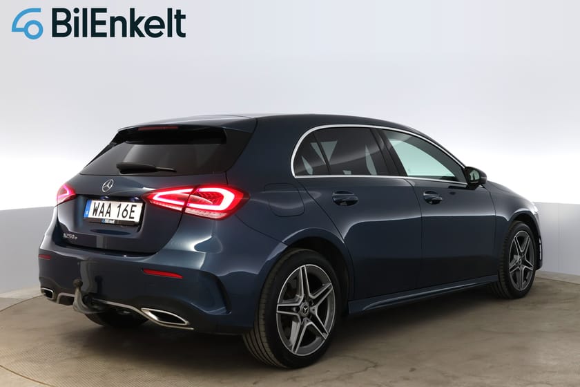 Bild 4 av Mercedes-Benz A 250 e AMG Panorama Drag B-Kamera