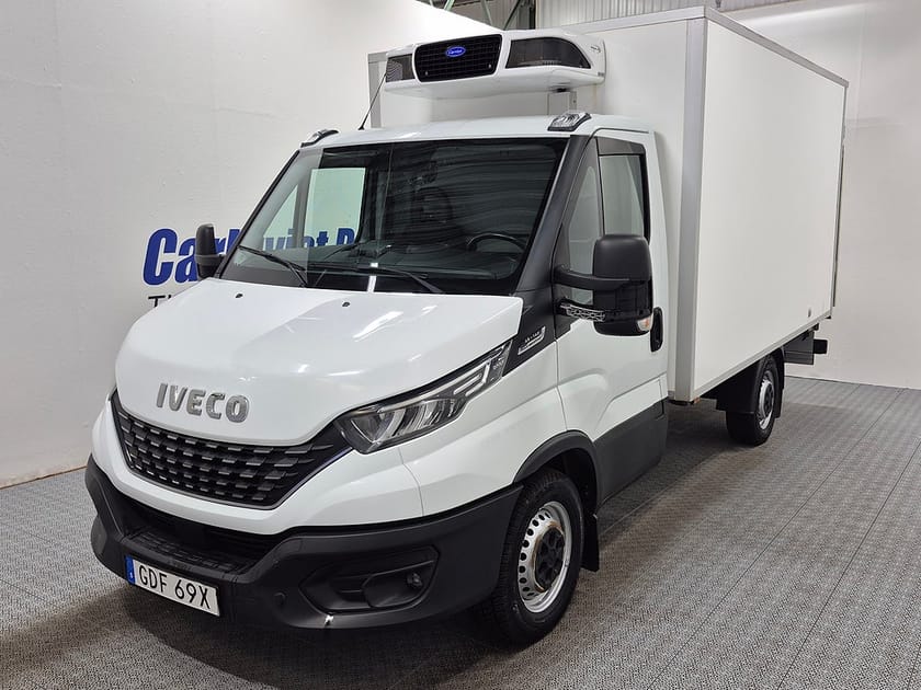 Bild 1 av Iveco Daily 35-140 Chassi Cab PÅBYGGT SKÅP MED LIFT OCH KYLA 2,3 JTD 136HK Aut