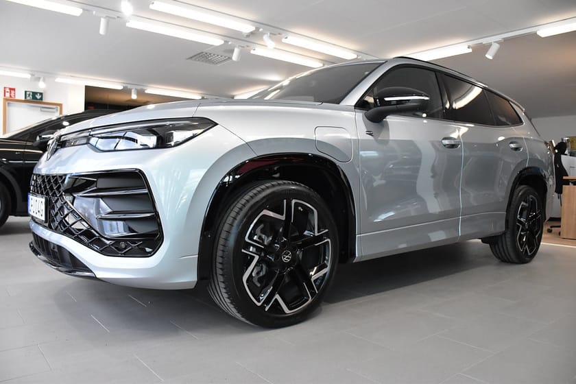 Bild 1 av Volkswagen Tayron eHybrid R-Line 272 hk *FULLUTRUSTAD* DEMO