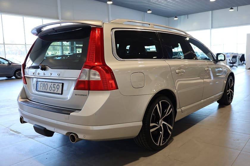 Bild 5 av Volvo V70 D5 AWD Geartronic Summum Lucka Drag Navi Värmare
