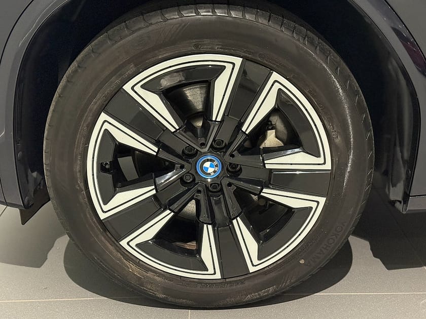 Bild 5 av BMW iX3 Charged M Sport Drag P/D-Assist Panorama Elstol m minne