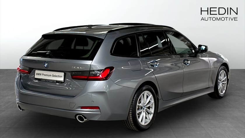 Bild 2 av BMW 330e xDrive Touring Panorama HiFi Comfort access
