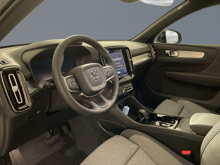 Bild 4 av Volvo XC40 B3 FWD Bensin Plus Dark