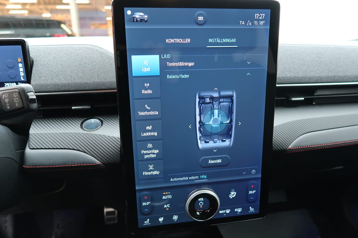 Ford Mustang Mach-E 2022 - miniatyr 12