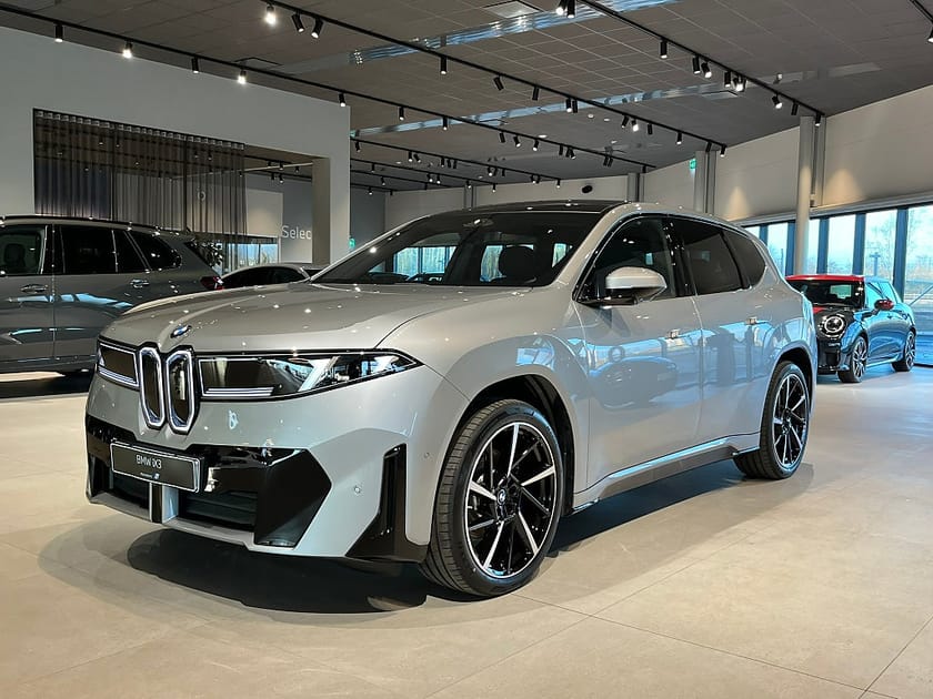 Bild 1 av BMW iX3 50 xDrive Supercharged Panorama D/A Plus HK
