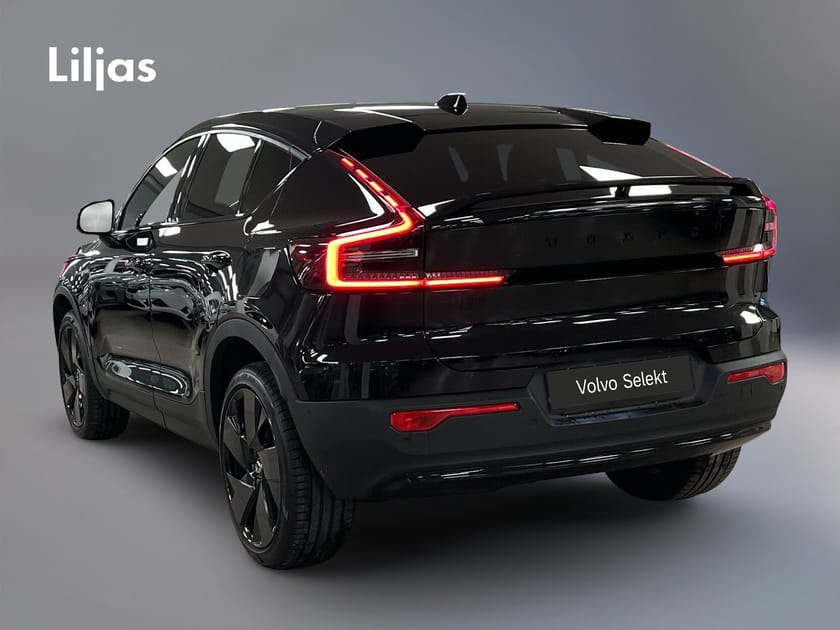 Bild 4 av Volvo EC40 Single Motor Extended Range M R Ultra Black Edt//360-kamera//