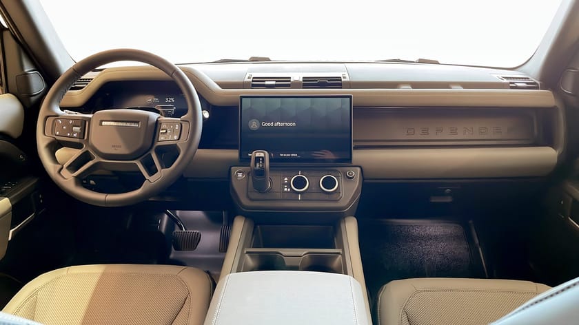 Bild 4 av Land Rover Defender P300e PHEV Automatisk Showroom