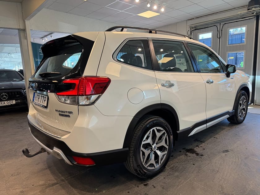 Bild 4 av Subaru Forester e-Boxer Lineartronic Drag M-värmare B-kamera Carplay