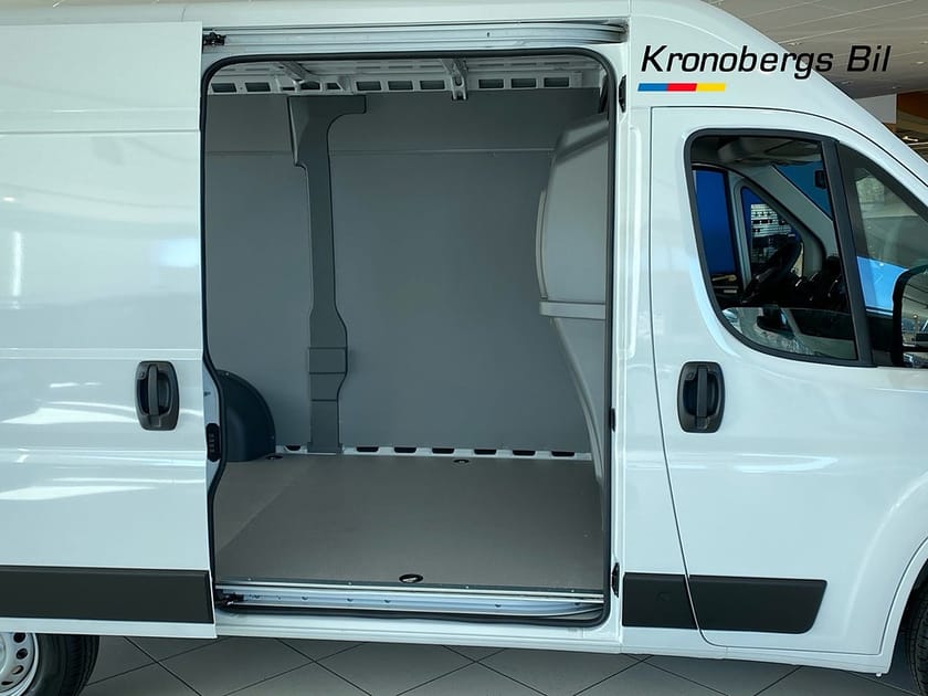 Bild 3 av Peugeot Boxer Skåpbil L2H2 140hk Automat 2.2 BlueHDi *DEMO*