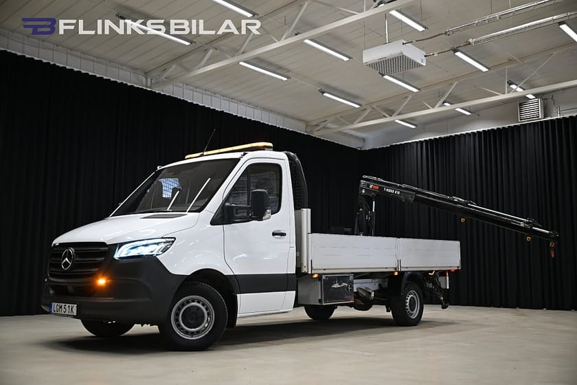 Bild 1 av Mercedes-Benz Sprinter 316 CDI Chassi 7G+ Automat|Flak|Fjärrstyrd-Kran|HIAB|3.5ton-drag