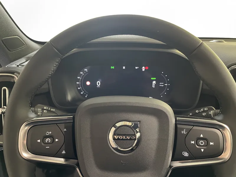 Bild 15 av 16 – Volvo EX40 Single Motor Extended Range M R Plus Black SE Plus Special Edition